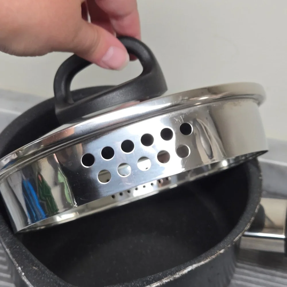1801 Revere Ware Non-Stick Black Hard Anodized Sauce Pan Dual Spout 1.5 QT w Lid